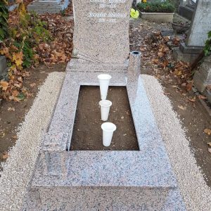 Saját gyártású, prémium minőségű, gránit sírkő, több évtizedes tapasztalattal, kedvező áron! Vásároljon online szimpla, dupla, vagy urna sírkövet egyediesítve!